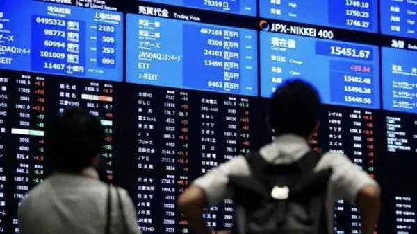 日本股市瘋漲 散戶排隊離場