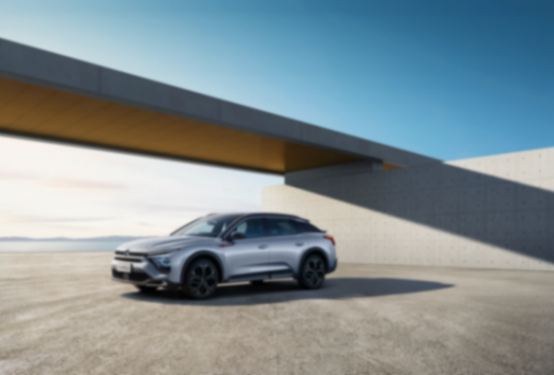 2024款凡爾賽C5 X &全新版本旅不凡優(yōu)雅登場!14.37萬元起