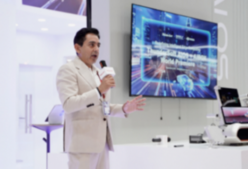 中科創(chuàng)達(dá)與吉利聯(lián)合發(fā)布基于NVIDIA的創(chuàng)新產(chǎn)品AIBOX IAA 2025丨中科創(chuàng)達(dá)與吉利聯(lián)合發(fā)布基于NVIDIA的創(chuàng)新產(chǎn)品AIBOX